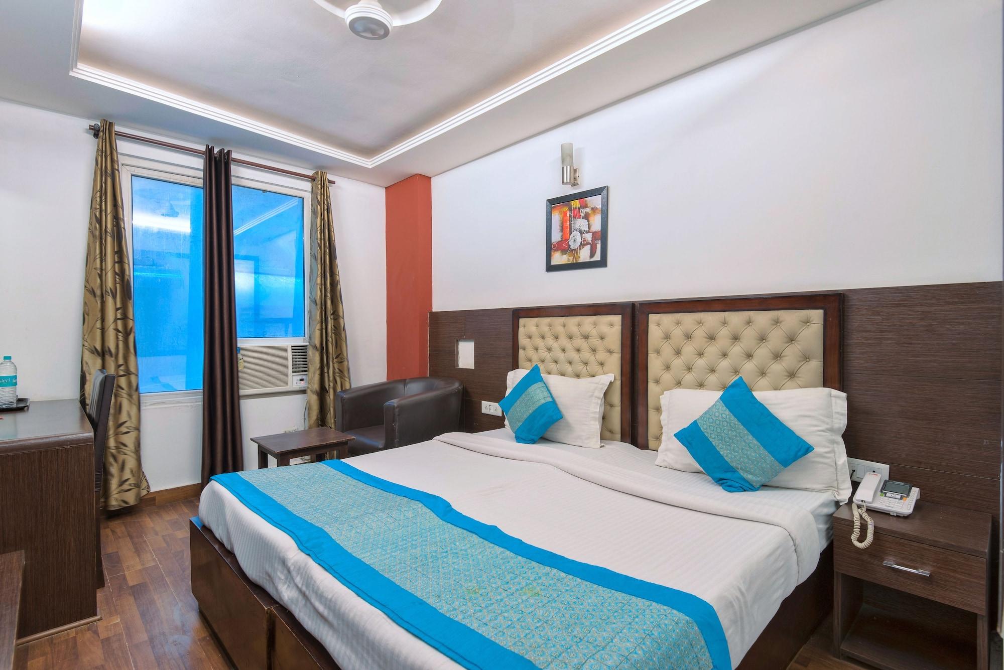 Hotel La Vista Delhi Bagian luar foto