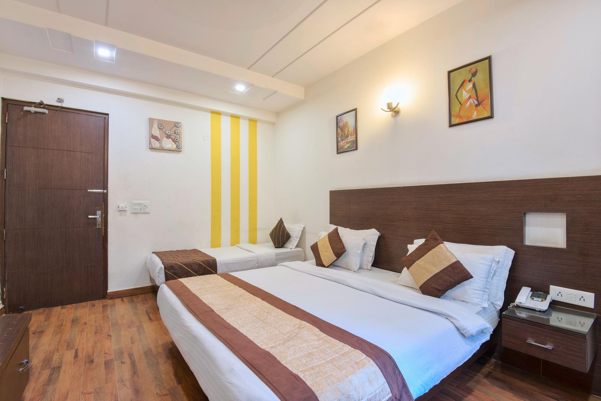 Hotel La Vista Delhi Bagian luar foto