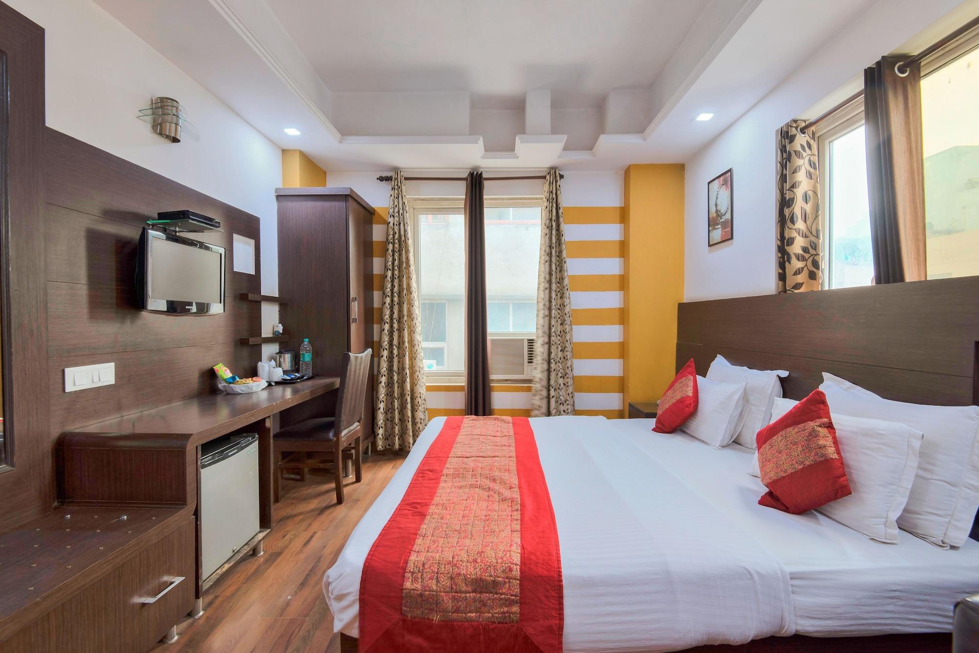 Hotel La Vista Delhi Bagian luar foto