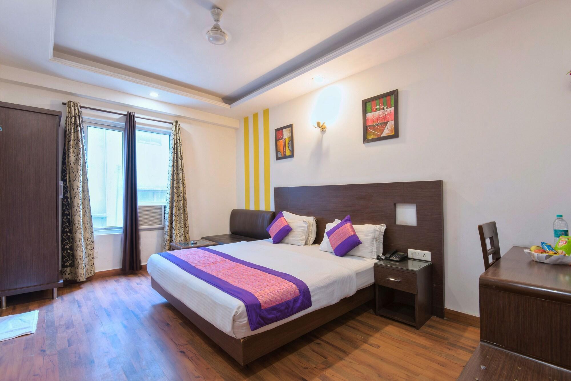 Hotel La Vista Delhi Bagian luar foto