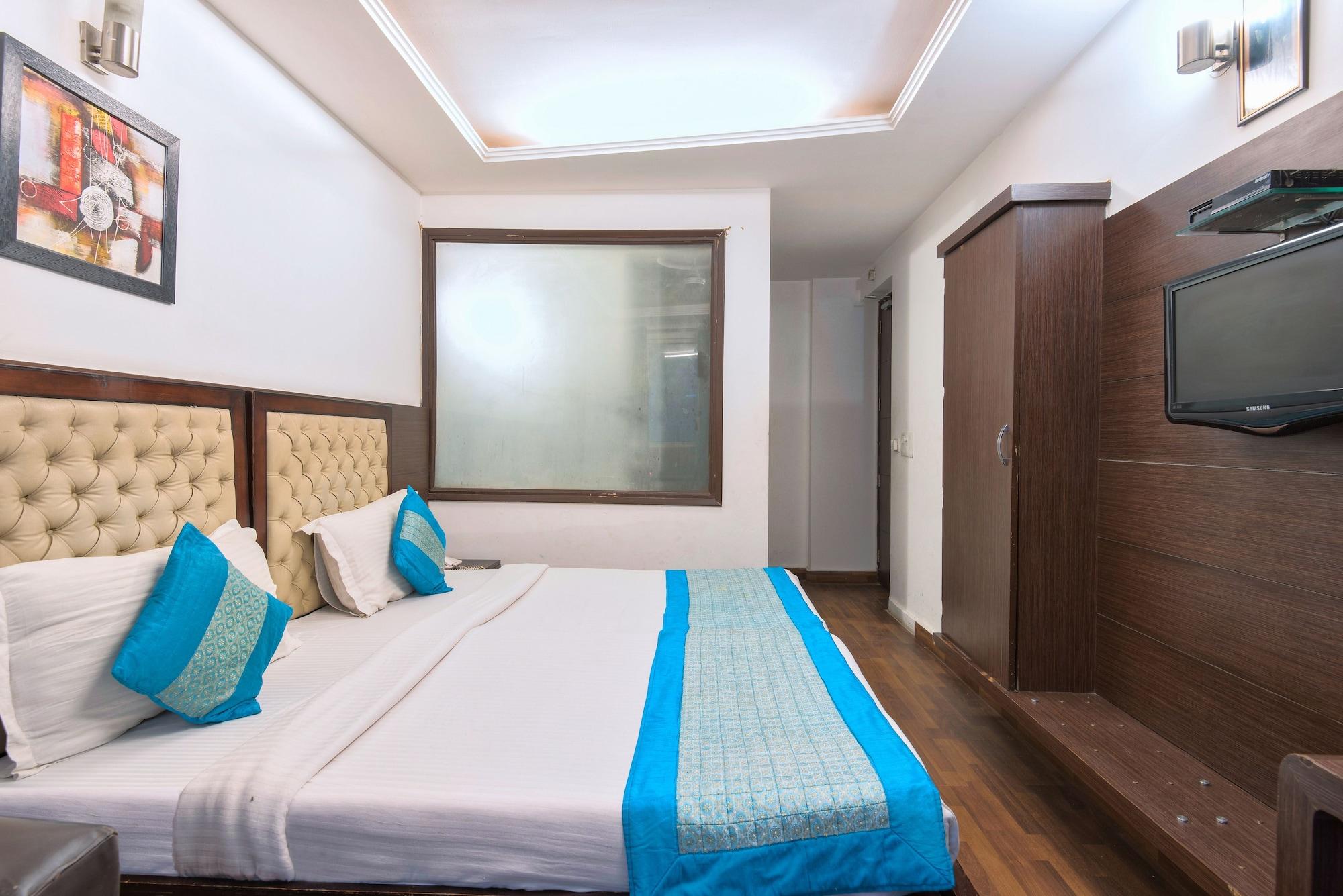 Hotel La Vista Delhi Bagian luar foto