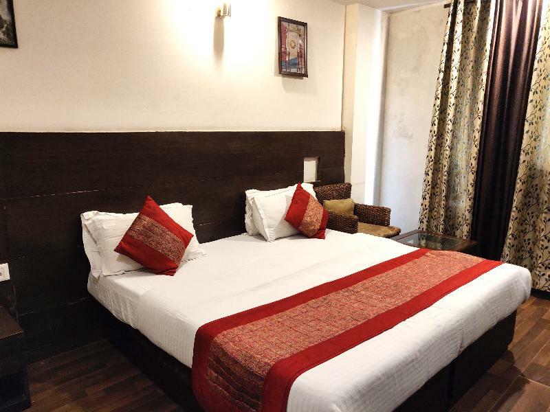 Hotel La Vista Delhi Bagian luar foto