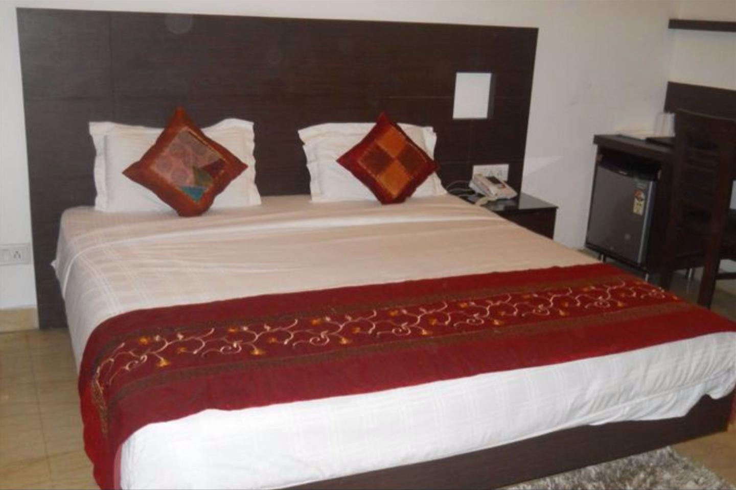 Hotel La Vista Delhi Bagian luar foto